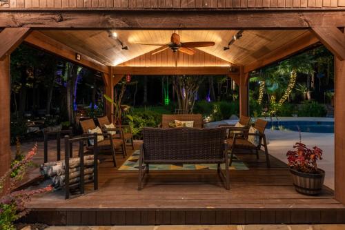 Poolside Farm Serenity Group Perfect Cozy Gazebo - image 7