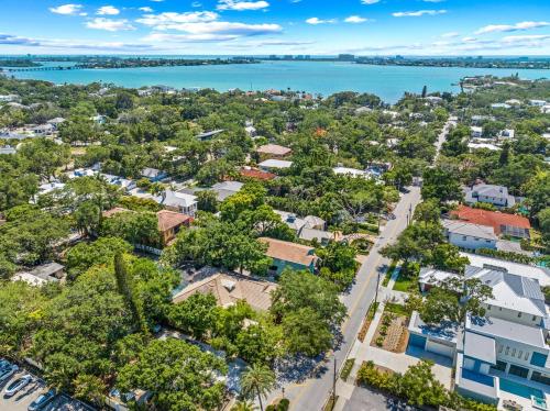 Off Tropic in Arlington Park