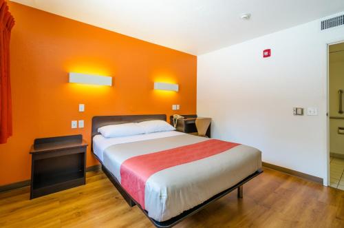 1 queen bed