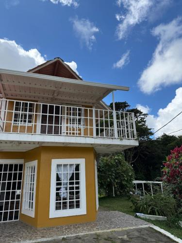 . Santa Lastenia Forest House