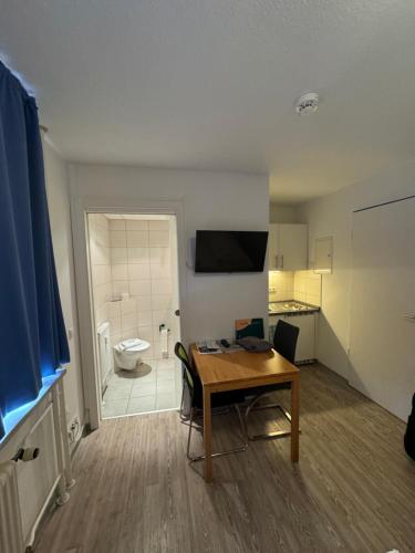 Mikroapartment mit Küchenzeile und Bad (Mikroapartment mit Kuchenzeile und Bad) in Kirchheim unter Teck