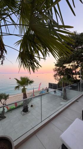 Infinity Beach House by KLV - image 4