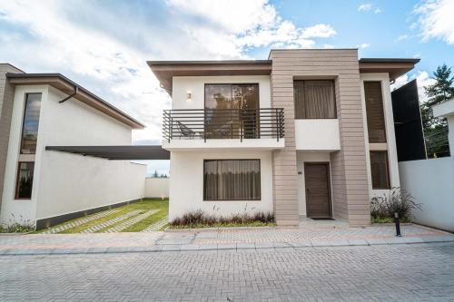 Nogal Getaway! in ปิโฟ