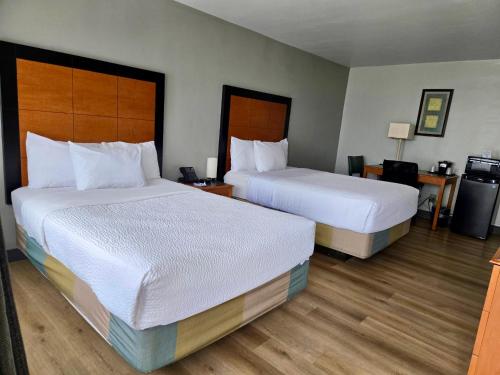 2 double beds