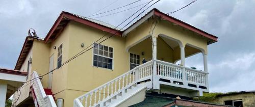 外観, Spacious 2-Bedroom, 2-Bath Apartment 5 Mins to Sandy Beach & Airport in ビュー フォール