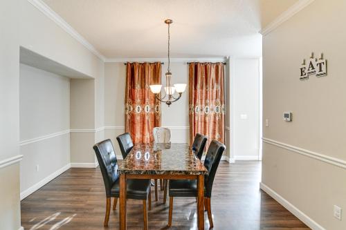 Des Moines Suburb Stay with Spacious Layout and Deck! in Johnston 