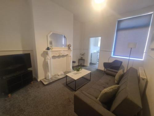 Two bed close to City