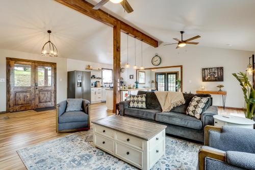 1 Mi to Dtwn Loudon Spacious River-View Home in Loudon (TN)