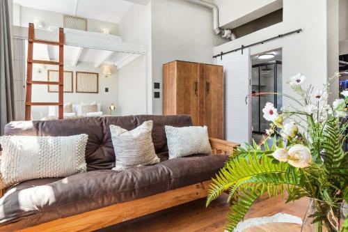 Gardens Loft Studio - image 9