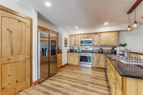 Snowline Sanctuary in Lake Valley