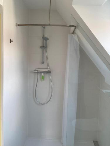 Helle Einliegerwohnung im Münchner Südosten (Helle Einliegerwohnung im Munchner Sudosten) in ออทโทบรูนน์