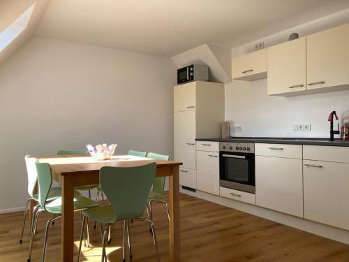 Helle Einliegerwohnung im Münchner Südosten (Helle Einliegerwohnung im Munchner Sudosten) in ออทโทบรูนน์