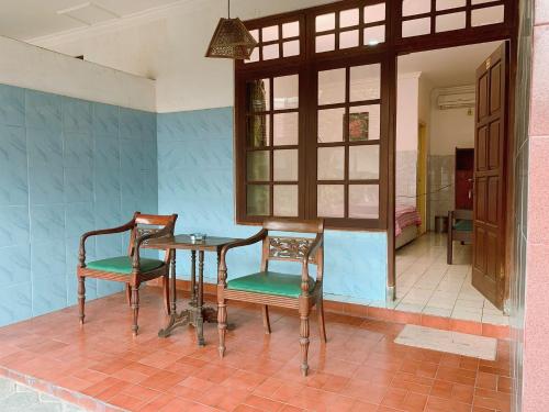 room detail thumbnail 2