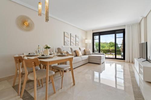 Ground Floor with Garden in the Los Arqueros Development