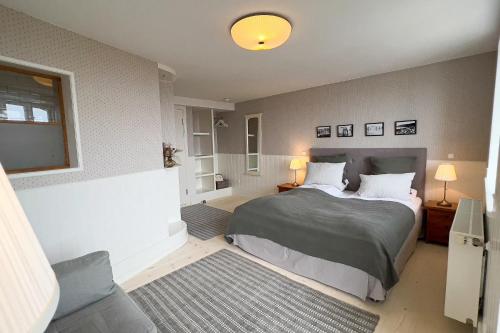 1 queen bed