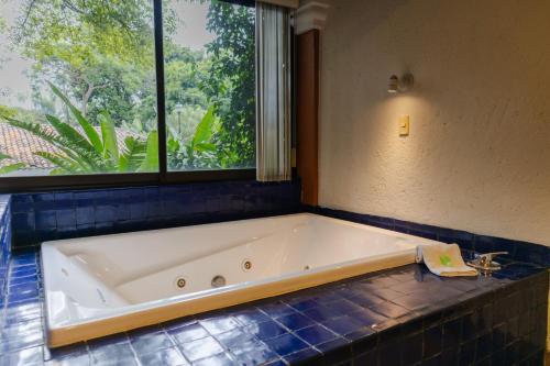 อ่างแช่น้ำร้อน, Hosteria Las Quintas in กูเอร์นาวากา