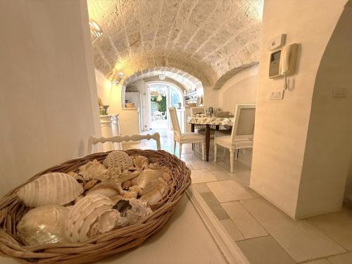 Donna Lucrezia, un giardino segreto per te! in Torre a Mare