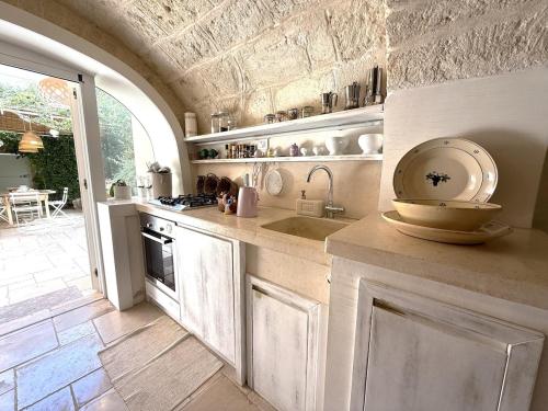 Donna Lucrezia, un giardino segreto per te! in Torre a Mare