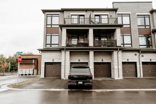Luxury 2-Bed Townhouse Near Waterfront & Downtown in Ajax (ON)