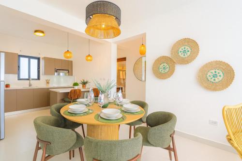 Elegant Cocotal 2BD Condo - image 2
