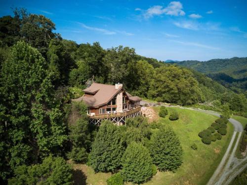 A-frame, Grand Views, Hot Tub, Mins To Boone & Asu in Sugar Grove (NC)