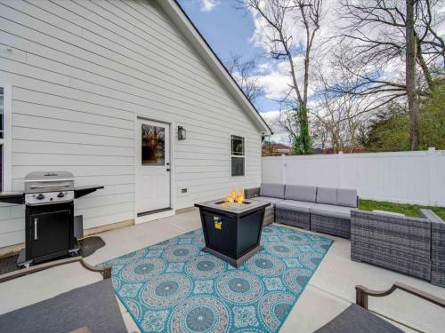 3BR Cozy Mt. Holly River Retreat USNWC Fire Pit in Mount Holly
