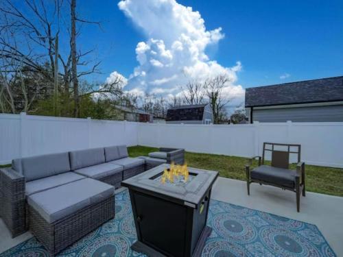 3BR Cozy Mt. Holly River Retreat USNWC Fire Pit in Mount Holly