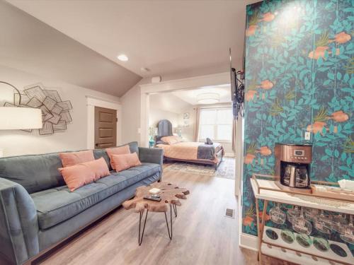 Under the Sea -Eclectic Aquarium