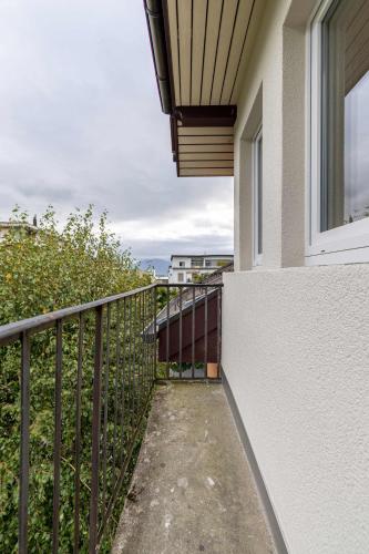 Mount Pilatus view Apartment Lucerne with free parking & WIFI in Крінс