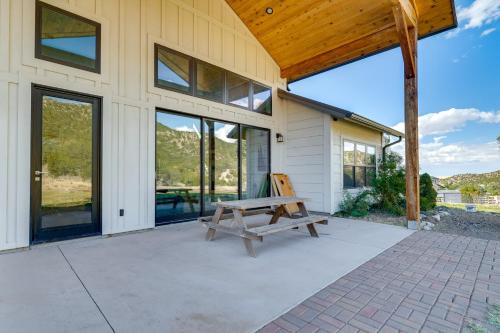 Natl Forest Access and Mtn Views Family Eagar Home in Eagar 