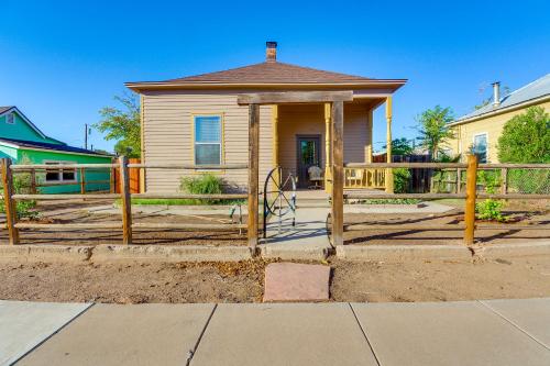 . Walkable Location, Fenced Yard: Wickenburg Home!