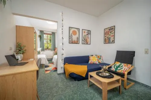 Zentrales Studio - mit Sofa & 2 Einzelbetten in Freiberg, Deutschland