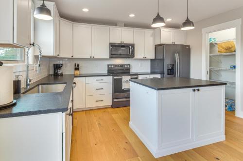 5 Mi to Dtwn, Stunning Views Weaverville Retreat! in 威弗維爾 (NC)