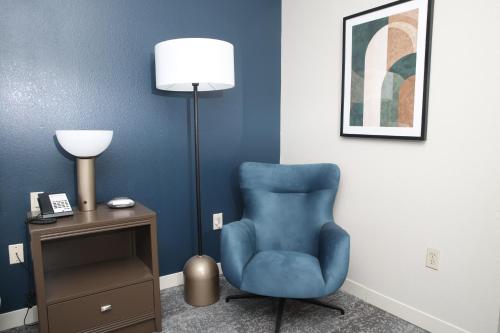 Holiday Inn Hotel & Suites Lake Charles South an IHG Hotel - image 2