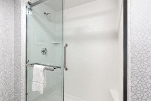 Hampton Inn Bellingham Airport WA - image 3