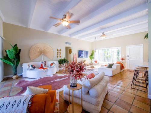 3BD Tropical Luxe Stay with Pool, Gameroom and Grill