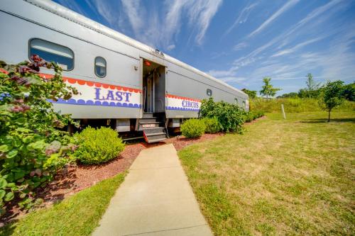 The Artiste, Converted Railcar in DuBois! in دوبويز