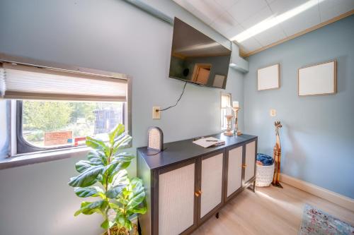 The Artiste, Converted Railcar in DuBois! in دوبويز