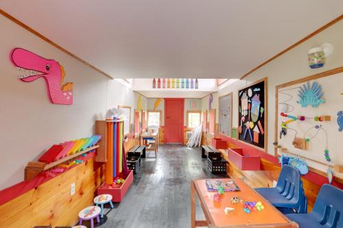 The Artiste, Converted Railcar in DuBois! in دوبويز