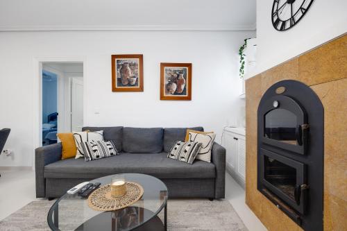 CB Living - Cozy condo with patio, Playa Flamenca 5
