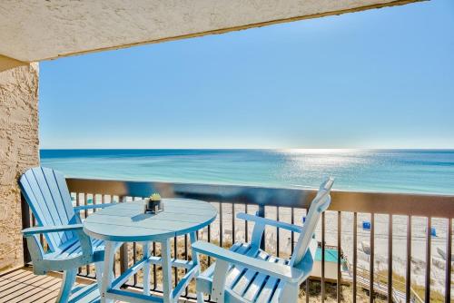 SunDestin 707 WasherDryer and WalkIn shower near The Back Porch