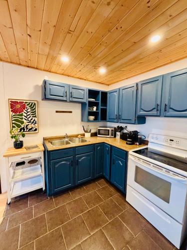 Sunshine Bungalow in Salmon Arm (BC)