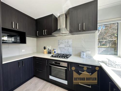 مطبخ, Perfect Getaway with Private Deck in Central Epsom in أونيهونجا