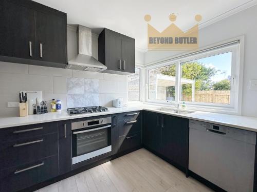 Perfect Getaway with Private Deck in Central Epsom in أونيهونجا