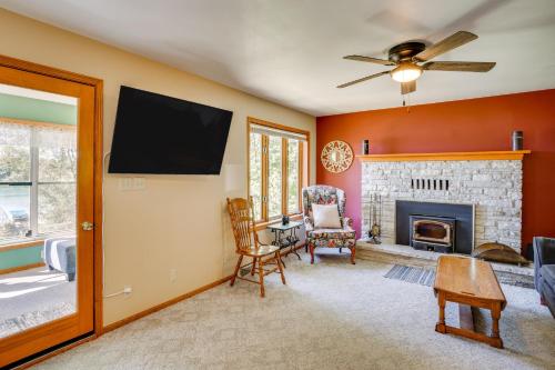 Waterfront Fond du Lac Home on DeNeveu Lake! - image 7