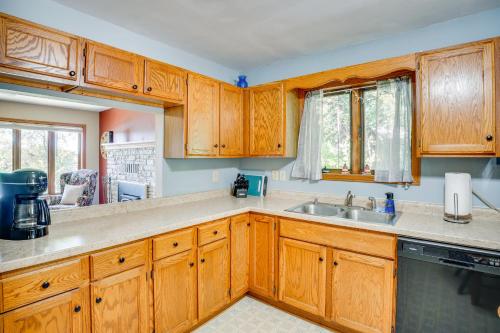 Waterfront Fond du Lac Home on DeNeveu Lake! - image 12