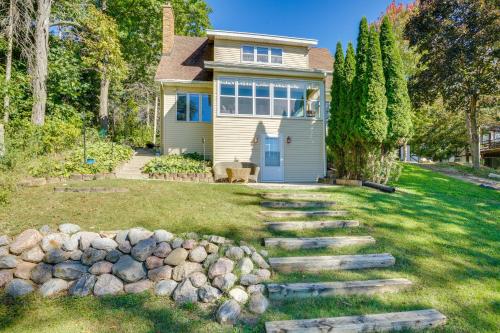 Waterfront Fond du Lac Home on DeNeveu Lake! - image 12