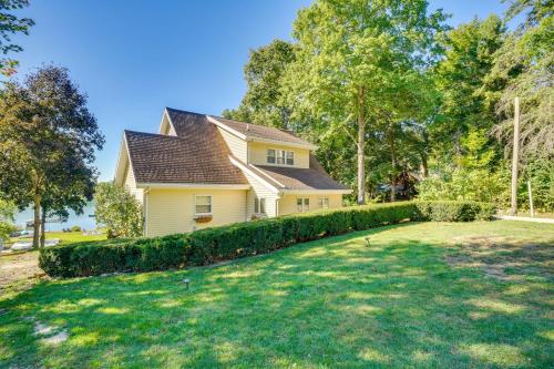 Waterfront Fond du Lac Home on DeNeveu Lake! - image 14
