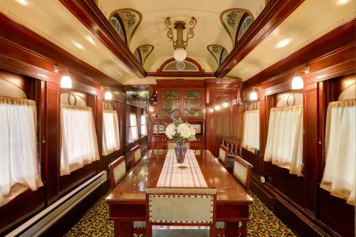 The Presidential Stay, Converted Railcar in DuBois in ดูบอยส์ (PA)