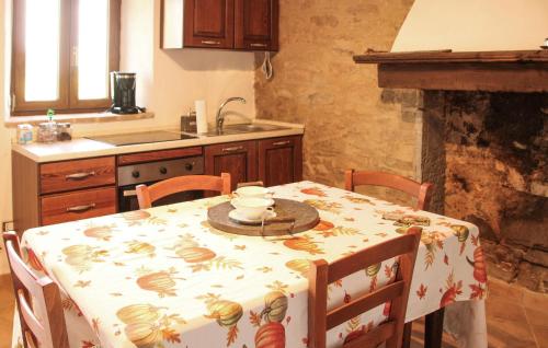 köök, 2 Bedroom Cozy Apartment In Arcidosso in Arcidosso